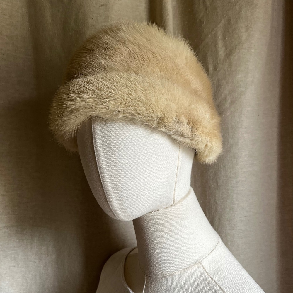 Vintage 1950s 1960s Cream Fur Pillbox‎ Hat